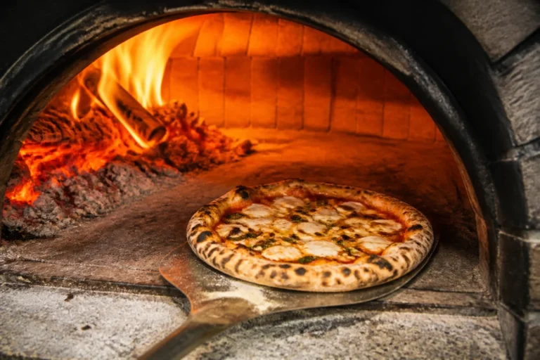 Réussir des pizzas artisanales au feu de bois